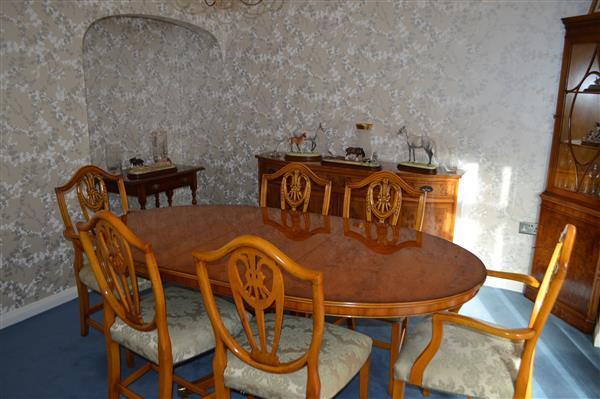 DINING ROOM: