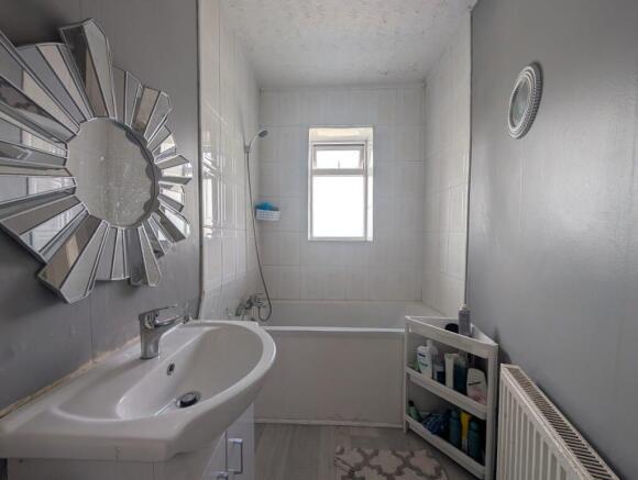 2 bed Terraced for sale Image 8