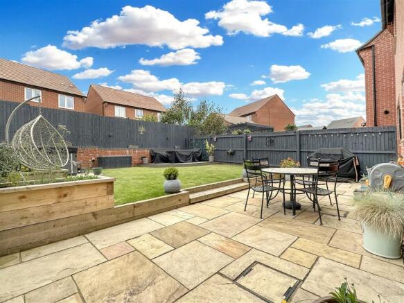 Lovely Rear Garden 990