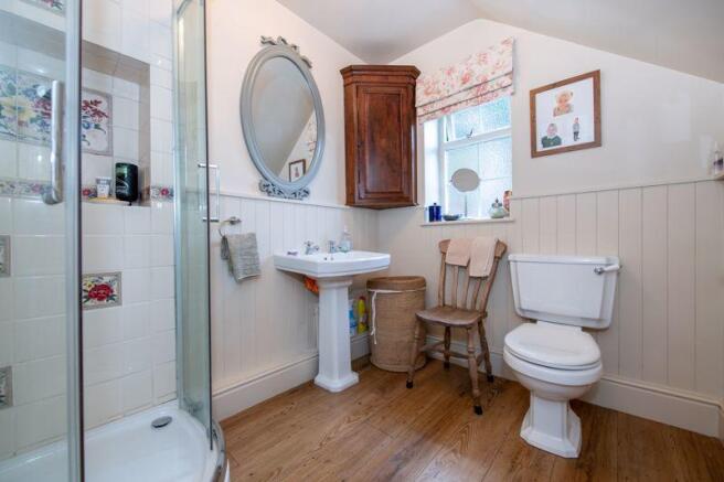 Cloaks/shower room