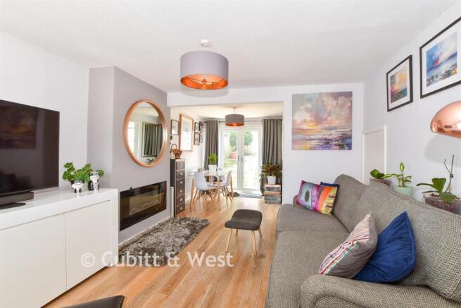 Lounge/ Dining Room