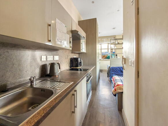 Landcross House, Landcross Road, Fallowfield, M14 6LZ photo 3