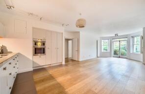Flat 3, Ormonde Court, Belsize Grove, London NW3 4UP