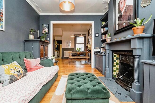 High-Spec 4-bedroom Terraced House with Garden in