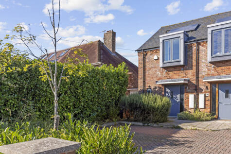 Pound Farm Road, Chichester, PO19