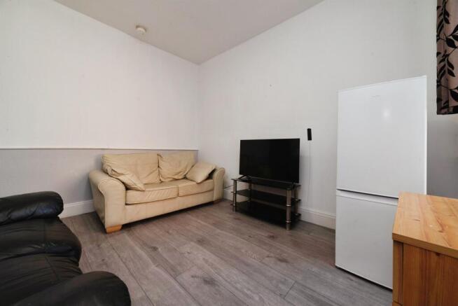 3 bed Terraced for sale Image 4