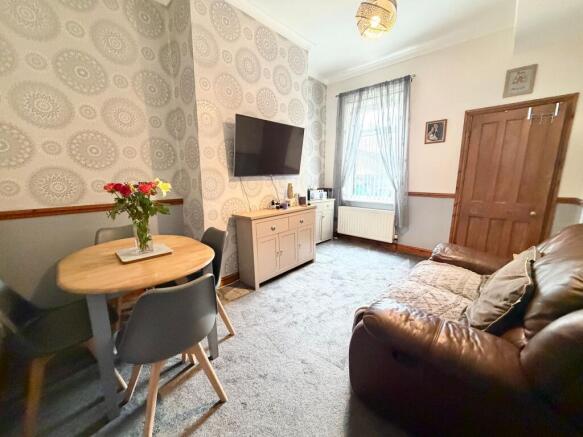 Sitting/dining room
