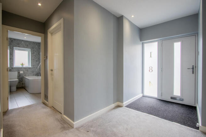 4 bed Bungalow for sale Image 12