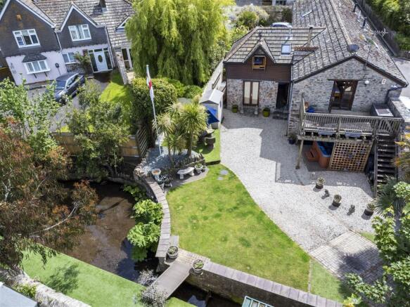 Aerial View Of Garden.jpg