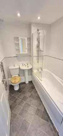 2 bed Semi-Detached for sale Image 10
