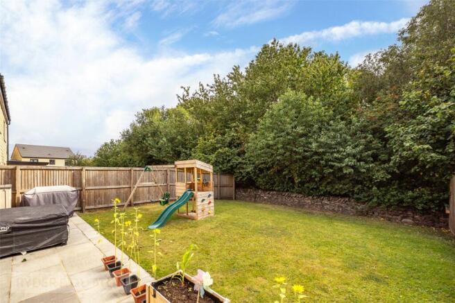 4 bed Detached for sale Image 8