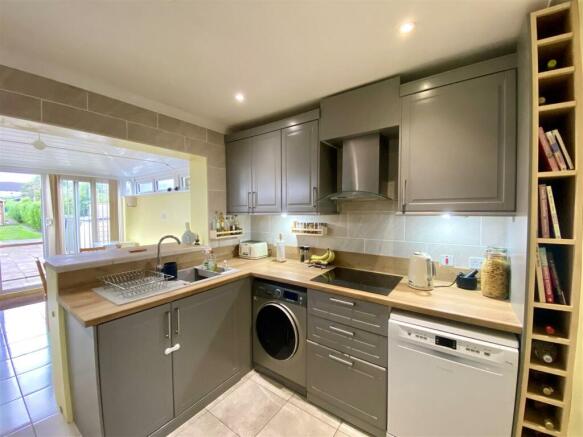 KITCHEN/DINER