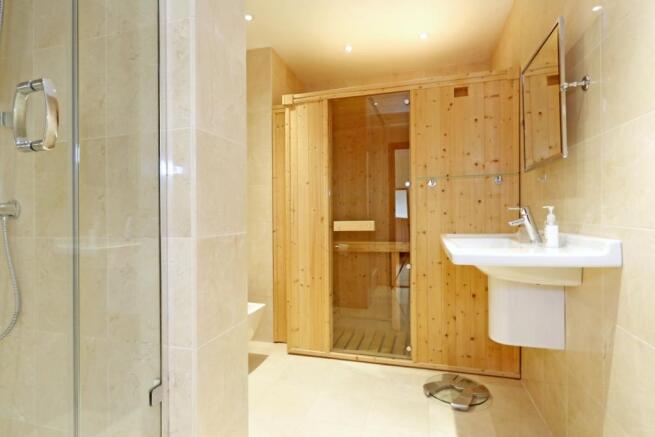 Master En-Suite