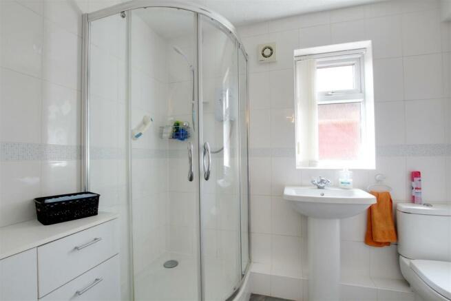 Shower roomq