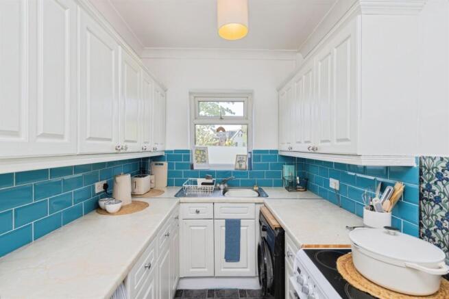 2 bed Terraced for sale Image 5