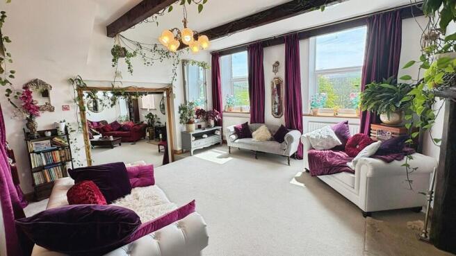 5 bed Barn Conversion for sale Image 5