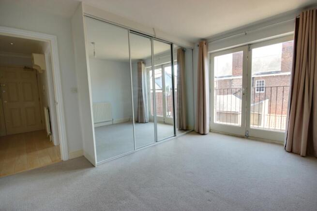 2 bed Flat for sale Image 10
