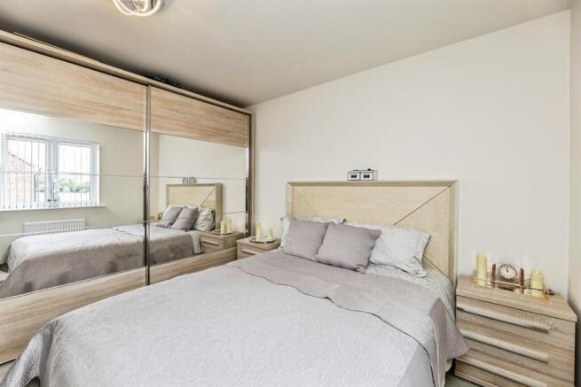 4 bed Detached for sale Image 5