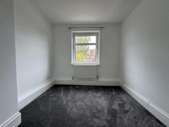 3 bed Semi-Detached to rent Image 9