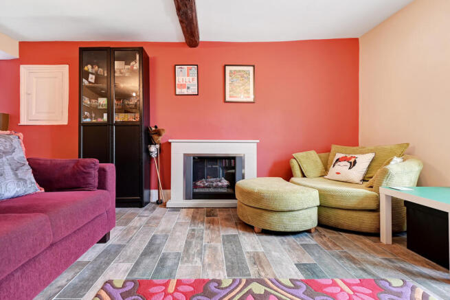 5 bed Detached for sale Image 12