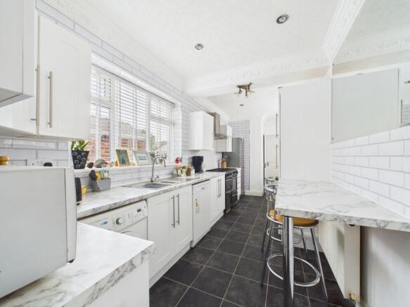 3 bed Semi-Detached for sale Image 8