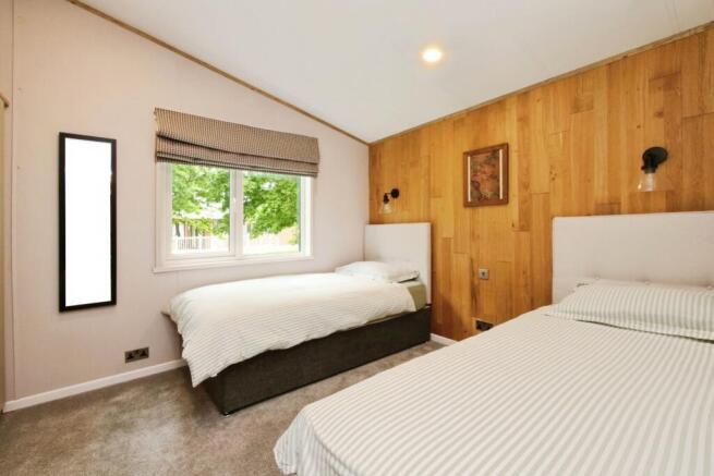 2 bed Park Home for sale Image 11