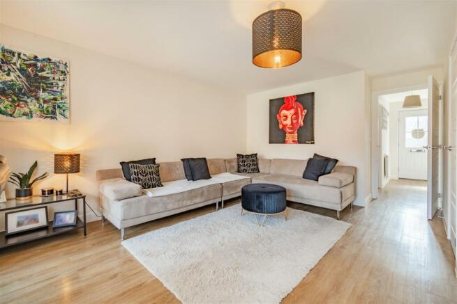8497998-interior01.jpg