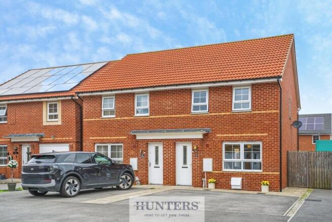 3 bed Semi-Detached for sale in wormley hill