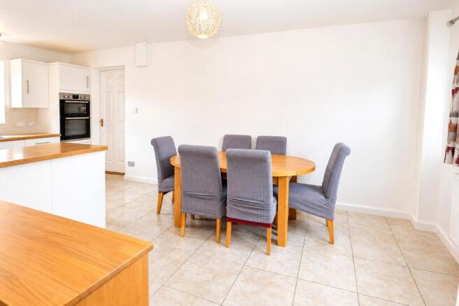 Victory Road, Steeple Claydon, MK18 photo 4