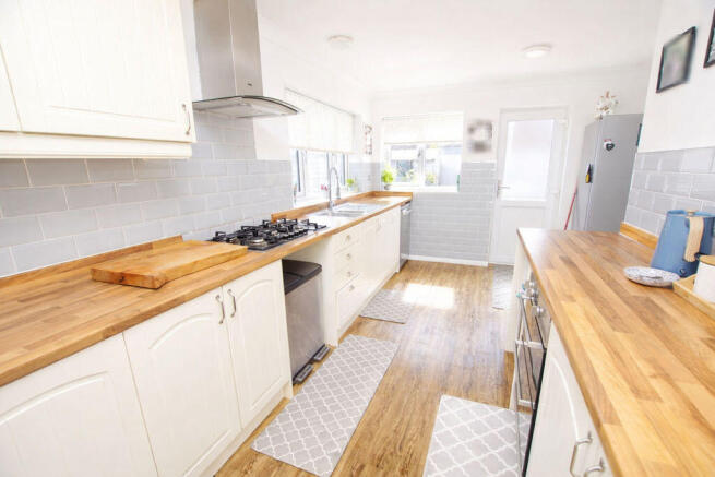 Kitchen/ Breakfast Room