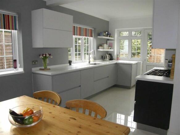 KITCHEN/BREAKFAST RO