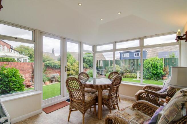 4 bed Semi-Detached for sale Image 5