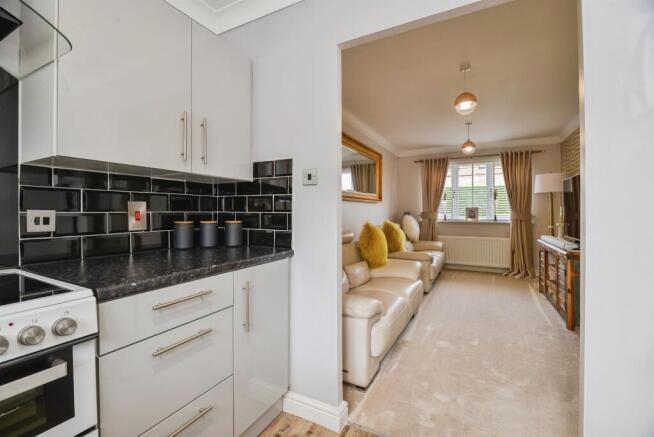 2 bed Apartment for sale Image 4