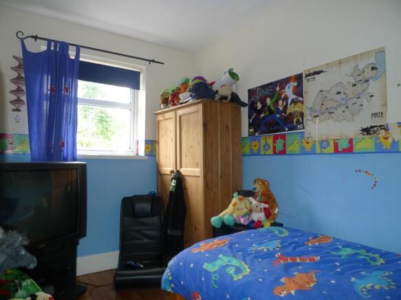 REAR BEDROOM