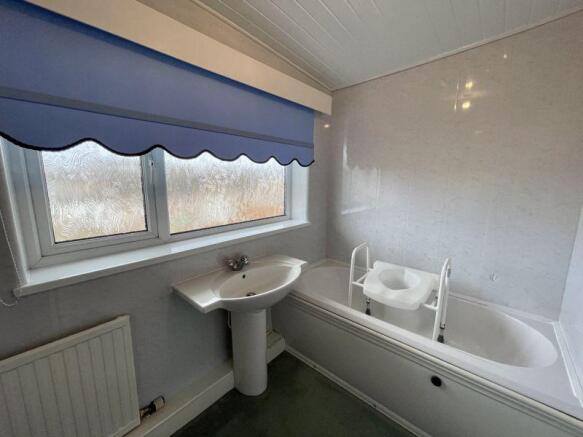 Bathroom 01