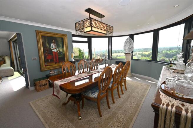4 bed Link Detached House for sale Image 5