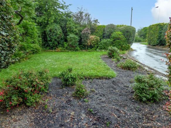 Front garden.jpeg