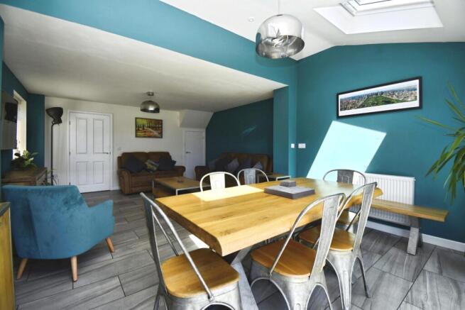 3 bed Semi-Detached for sale Image 11
