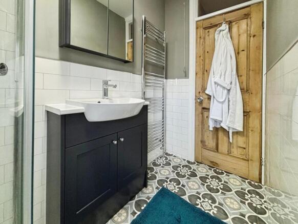 2 bed Cottage for sale Image 11