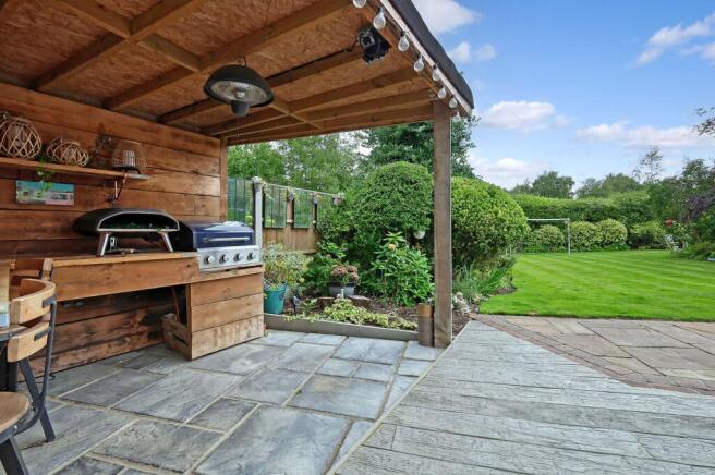 outdoor kitchen