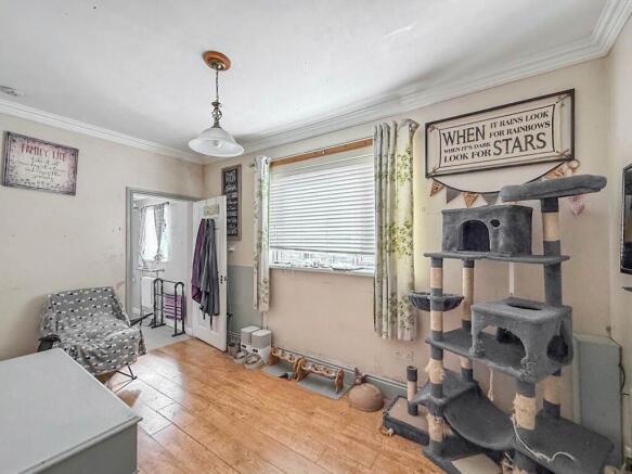 4 bed Detached for sale Image 5