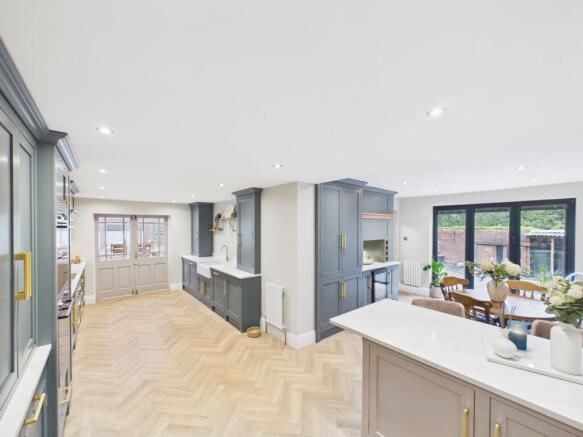 Entertaining Dining Kitchen