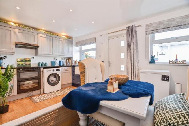 2 bed End of Terrace for sale Image 4