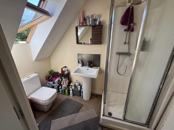 3 bed Semi-Detached to rent Image 10