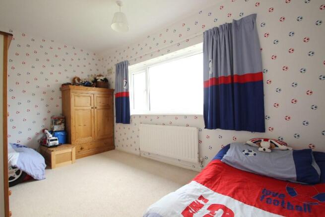 BEDROOM 2