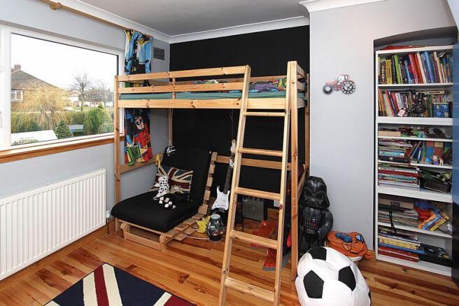 BEDROOM 2