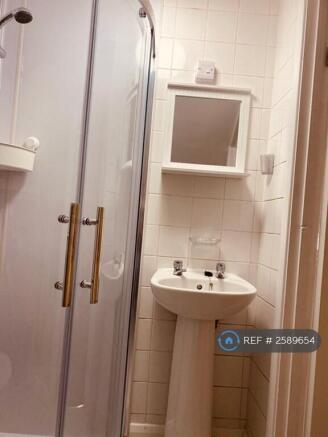 Bedroom 5 Ensuite