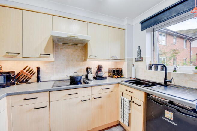 1 bed Retirement Property for sale Image 6