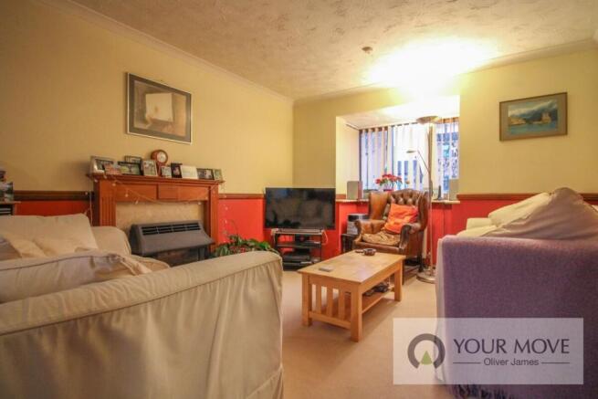 Sitting Room / Dining Room