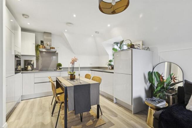 103533_Flat 18 Chambord House Queenswood Crescent